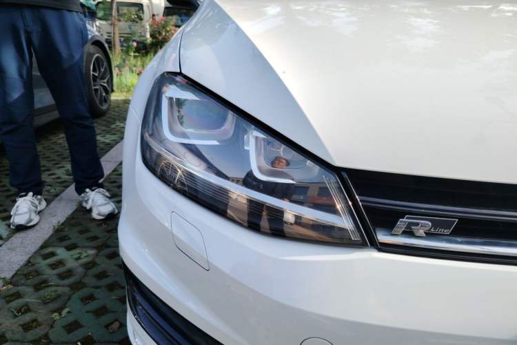 Used Volkswagen Golf 2016 1.4TSI Automatic R-Line Right Front Headlight