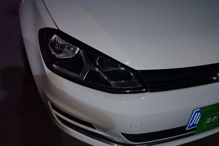 Used Volkswagen Golf 2016 230TSI Automatic Comfort Version Right Front Headlight