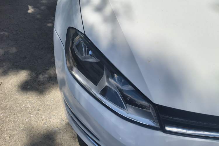Used Volkswagen Golf 2016 1.6L Automatic Comfort Model Right Front Headlight