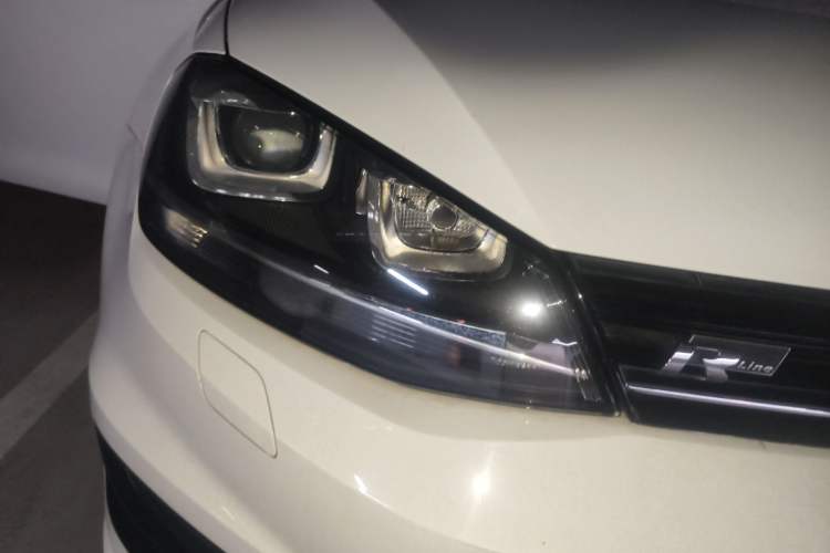 Used Volkswagen Golf 2016 1.4TSI Automatic R-Line Right Front Headlight