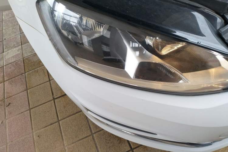 Used Volkswagen Golf 2016 230TSI Automatic Comfort Version Right Front Headlight