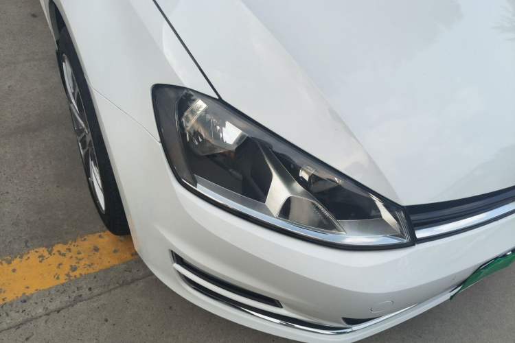 Used Volkswagen Golf 2016 230TSI Automatic Comfort Version Right Front Headlight