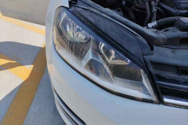 Used Volkswagen Golf 2016 230TSI Automatic Luxury Version Right Front Headlight