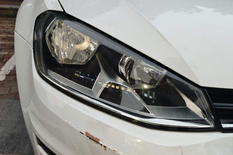 Used Volkswagen Golf 2016 230TSI Automatic Luxury Version Right Front Headlight