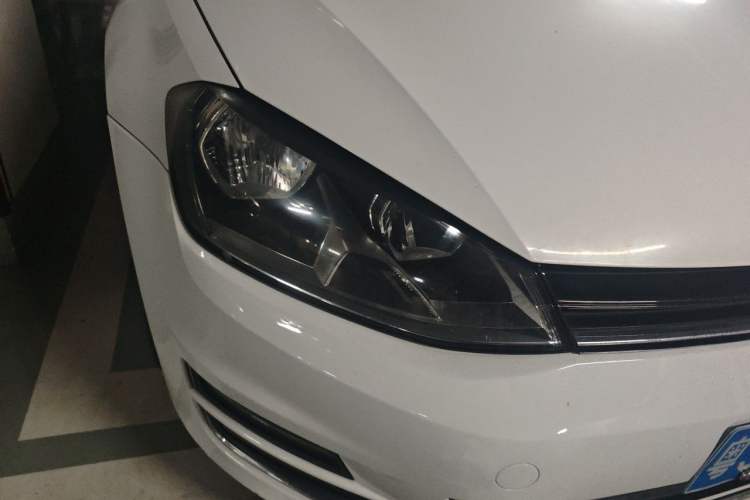 Used Volkswagen Golf 2016 230TSI Automatic Comfort Version Right Front Headlight