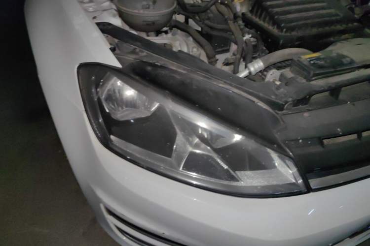 Used Volkswagen Golf 2016 230TSI Automatic Comfort Version Right Front Headlight