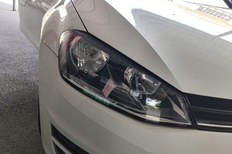Used Volkswagen Golf 2016 230TSI Automatic Comfort Version Right Front Headlight