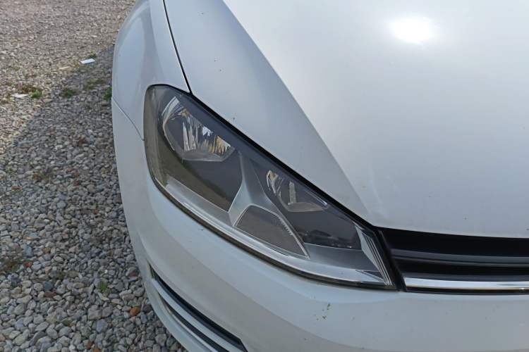 Used Volkswagen Golf 2016 230TSI Automatic Luxury Version Right Front Headlight