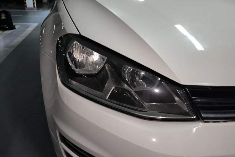 Used Volkswagen Golf 2016 1.6L Automatic Comfort Model Right Front Headlight