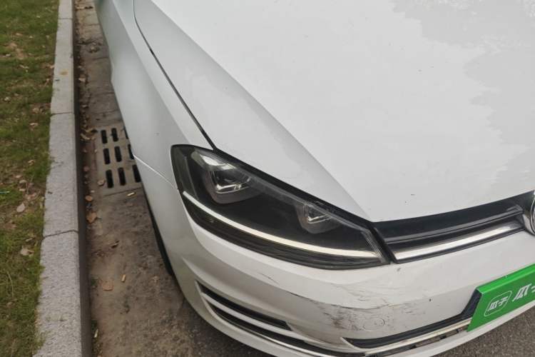 Used Volkswagen Golf 2016 230TSI Automatic Luxury Version Right Front Headlight