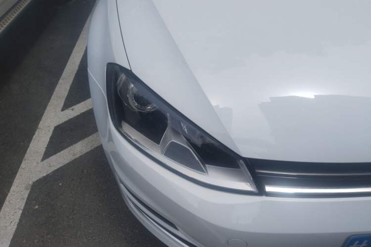 Used Volkswagen Golf 2016 230TSI Automatic Comfort Version Right Front Headlight