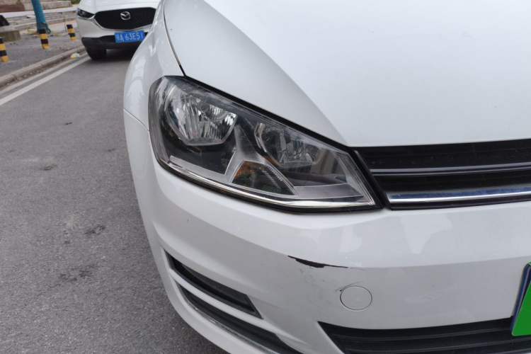 Used Volkswagen Golf 2016 230TSI Automatic Luxury Version Right Front Headlight