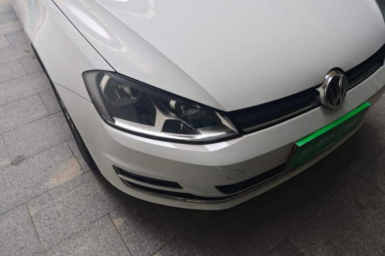 Used Volkswagen Golf 2016 230TSI Automatic Luxury Version Right Front Headlight