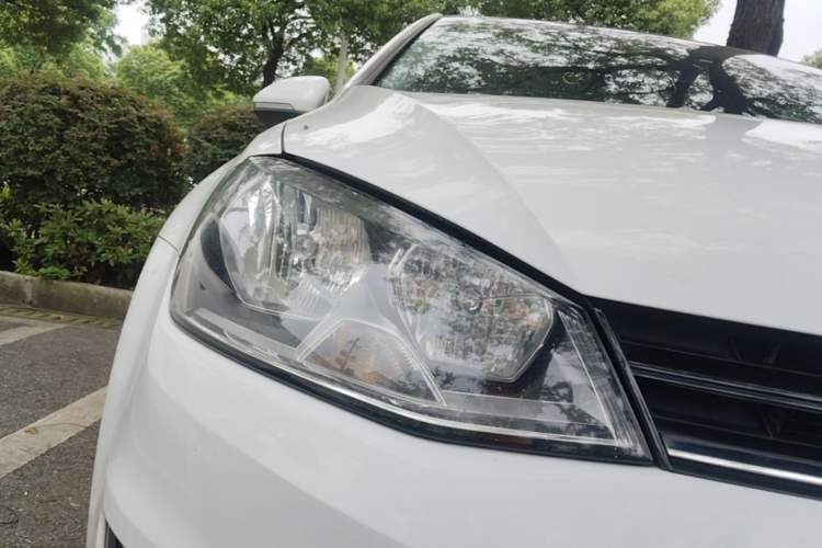 Used Volkswagen Golf 2016 230TSI Automatic Comfort Version Right Front Headlight