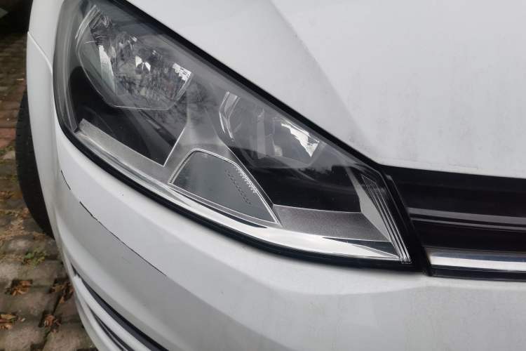 Used Volkswagen Golf 2016 230TSI Automatic Luxury Version Right Front Headlight