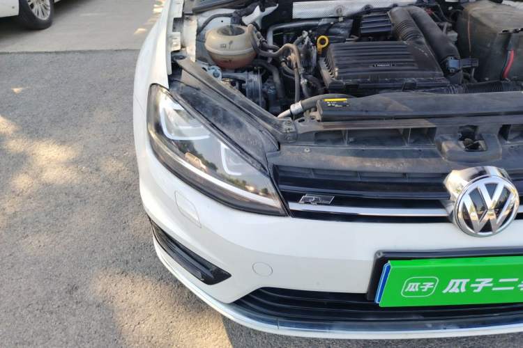 Used Volkswagen Golf 2016 1.4TSI Automatic R-Line Right Front Headlight