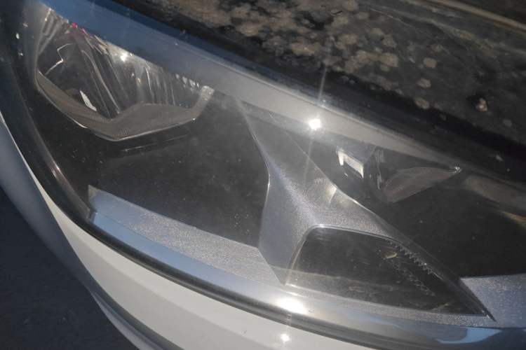Used Volkswagen Golf 2016 230TSI Automatic Luxury Version Right Front Headlight