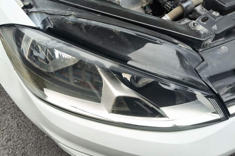 Used Volkswagen Golf 2016 1.6L Automatic Comfort Model Right Front Headlight