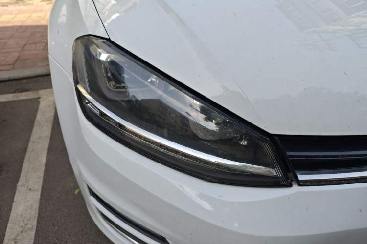 Used Volkswagen Golf 2016 230TSI Automatic Comfort Version Right Front Headlight
