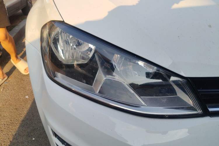 Used Volkswagen Golf 2016 1.6L Automatic Comfort Model Right Front Headlight