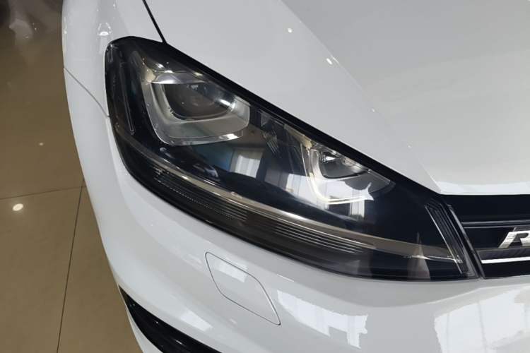 Used Volkswagen Golf 2016 1.4TSI Automatic R-Line Right Front Headlight