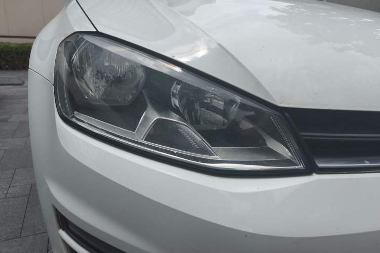 Used Volkswagen Golf 2016 230TSI Automatic Comfort Version Right Front Headlight