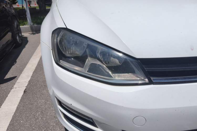 Used Volkswagen Golf 2016 230TSI Automatic Luxury Version Right Front Headlight