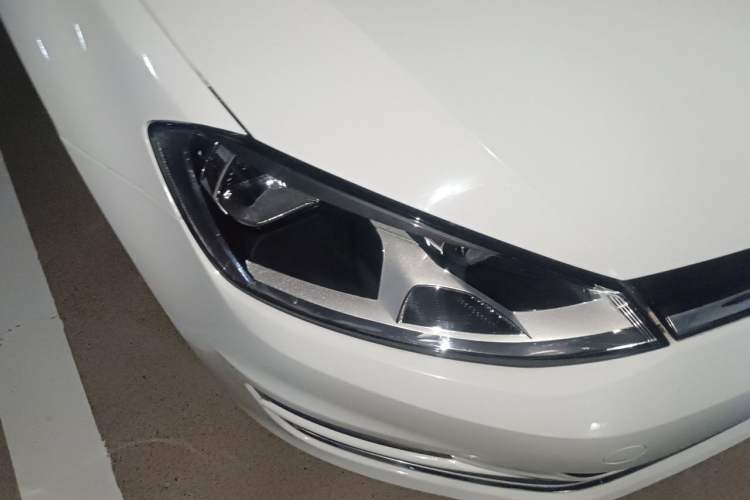 Used Volkswagen Golf 2016 1.6L Automatic Fashion Model Right Front Headlight