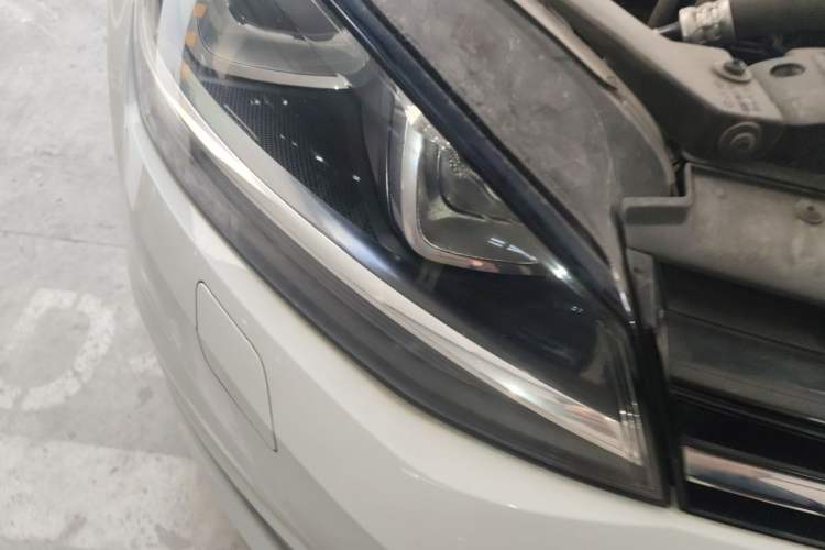 Used Volkswagen Golf 2016 1.4 TSI 25th Anniversary Edition Right Front Headlight