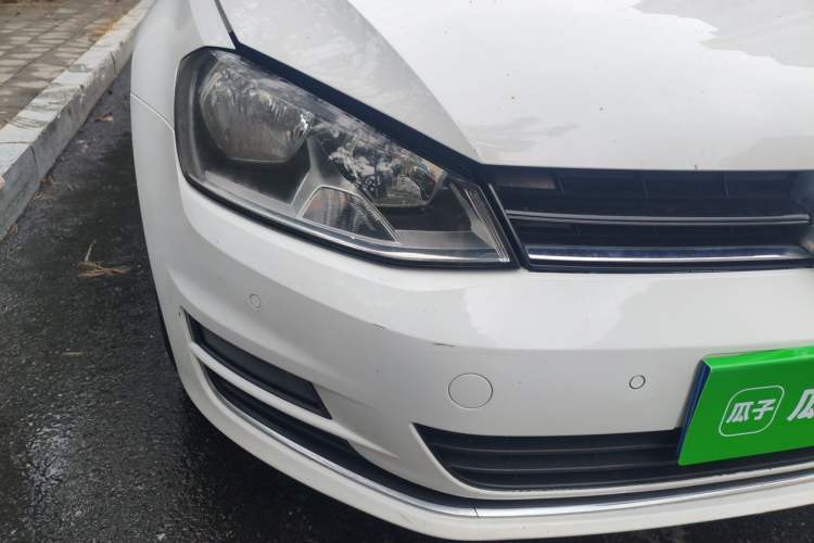Used Volkswagen Golf 2016 1.6L Automatic Comfort Model Right Front Headlight