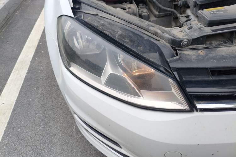 Used Volkswagen Golf 2016 1.6L Automatic Comfort Model Right Front Headlight