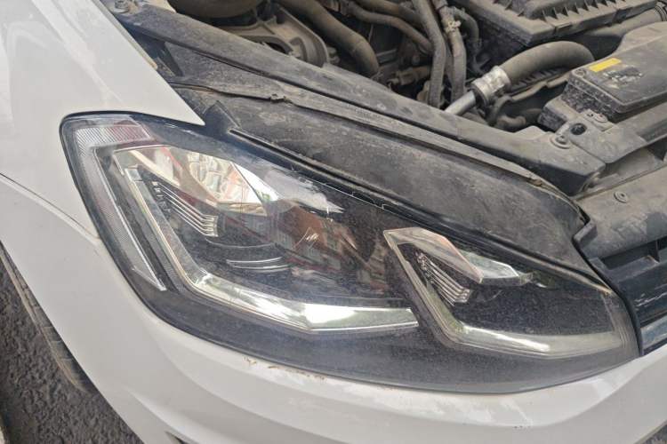 Used Volkswagen Golf 2016 230TSI Automatic Comfort Version Right Front Headlight