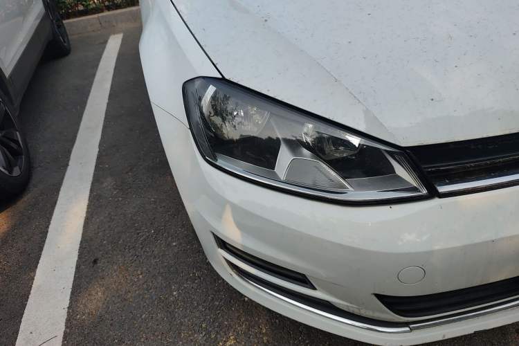 Used Volkswagen Golf 2016 230TSI Automatic Luxury Version Right Front Headlight
