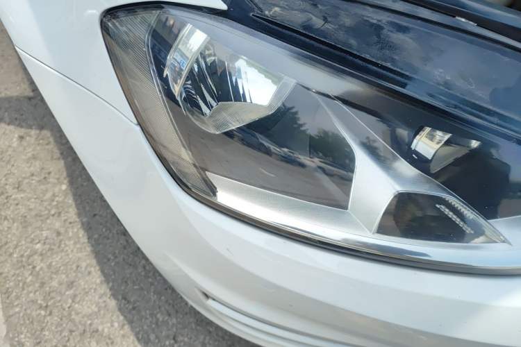 Used Volkswagen Golf 2016 1.6L Automatic Comfort Model Right Front Headlight