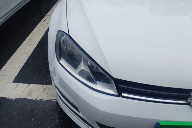 Used Volkswagen Golf 2016 1.6L Automatic Comfort Model Right Front Headlight