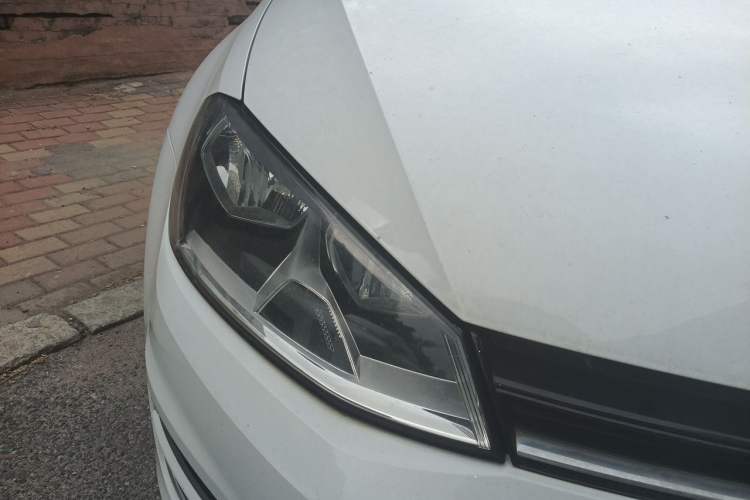 Used Volkswagen Golf 2016 1.6L Automatic Comfort Model Right Front Headlight