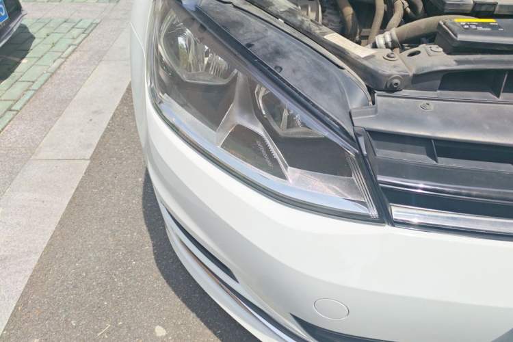 Used Volkswagen Golf 2016 230TSI Automatic Comfort Version Right Front Headlight