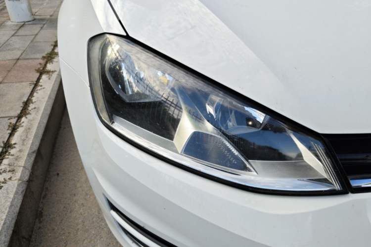 Used Volkswagen Golf 2016 1.6L Automatic Fashion Model Right Front Headlight
