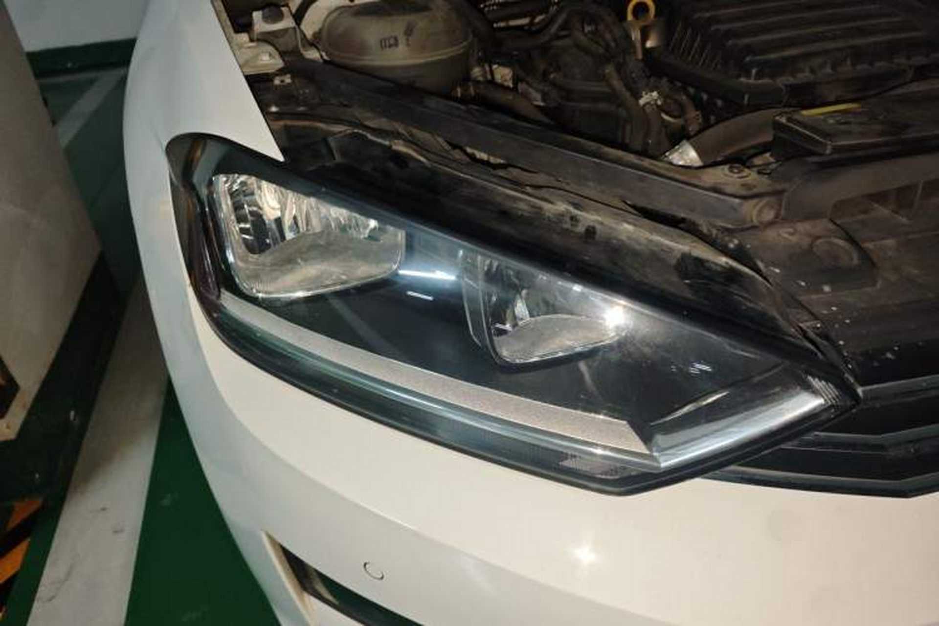 Used Volkswagen Golf 2016 230TSI Automatic Luxury Version Right Front Headlight