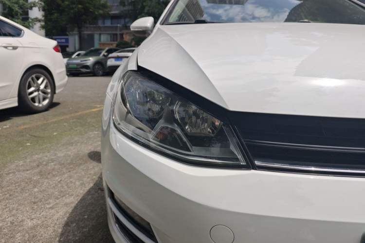 Used Volkswagen Golf 2016 1.6L Automatic Comfort Model Right Front Headlight