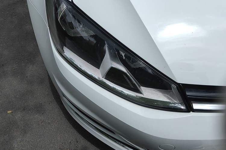 Used Volkswagen Golf 2016 1.6L Automatic Fashion Model Right Front Headlight