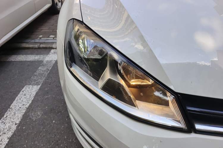 Used Volkswagen Golf 2016 1.6L Automatic Comfort Model Right Front Headlight