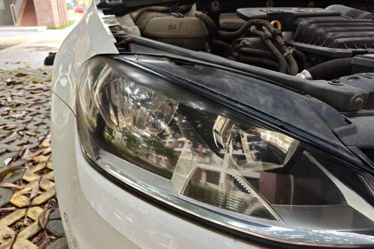 Used Volkswagen Golf 2016 230TSI Automatic Comfort Version Right Front Headlight