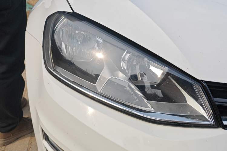 Used Volkswagen Golf 2016 230TSI Automatic Comfort Version Right Front Headlight