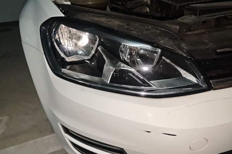 Used Volkswagen Golf 2016 1.6L Automatic Comfort Model Right Front Headlight