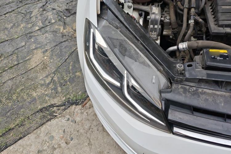 Used Volkswagen Golf 2016 230TSI Automatic Comfort Version Right Front Headlight