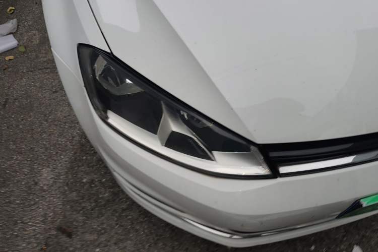 Used Volkswagen Golf 2016 230TSI Manual Comfort Version Right Front Headlight