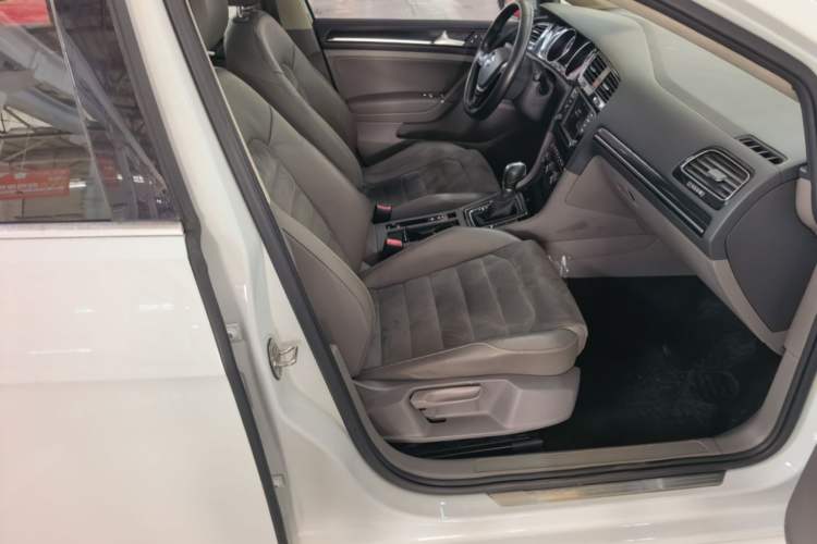 Used Volkswagen Golf 2016 280TSI Automatic Flagship Model Right Front Seat