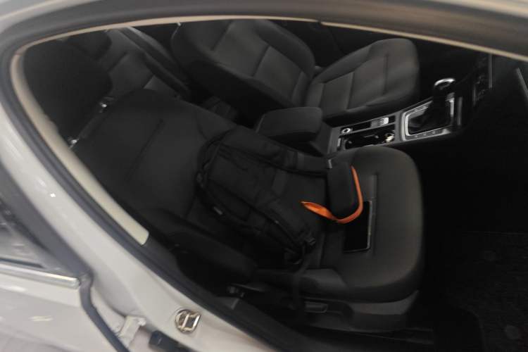 Used Volkswagen Golf 2016 1.6L Automatic Comfort Model Right Front Seat