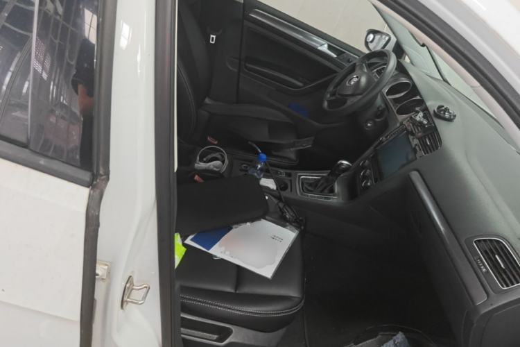Used Volkswagen Golf 2016 1.6L Automatic Fashion Model Right Front Seat